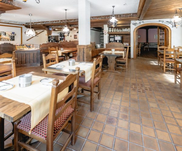 chrissiest_HotelAlex0823_2107